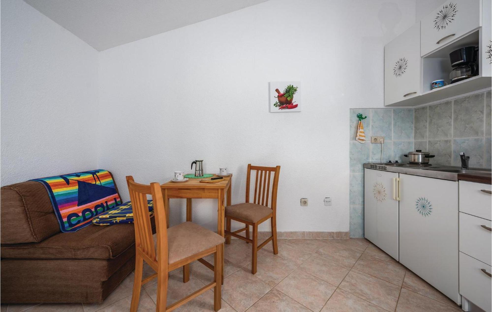 Cozy Apartment In Sv,Lovrec With Kitchen Jakici Bagian luar foto